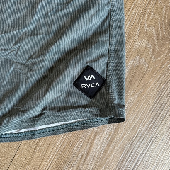 Camo RVCA Swim Trunks 32 - Picture 5 of 5